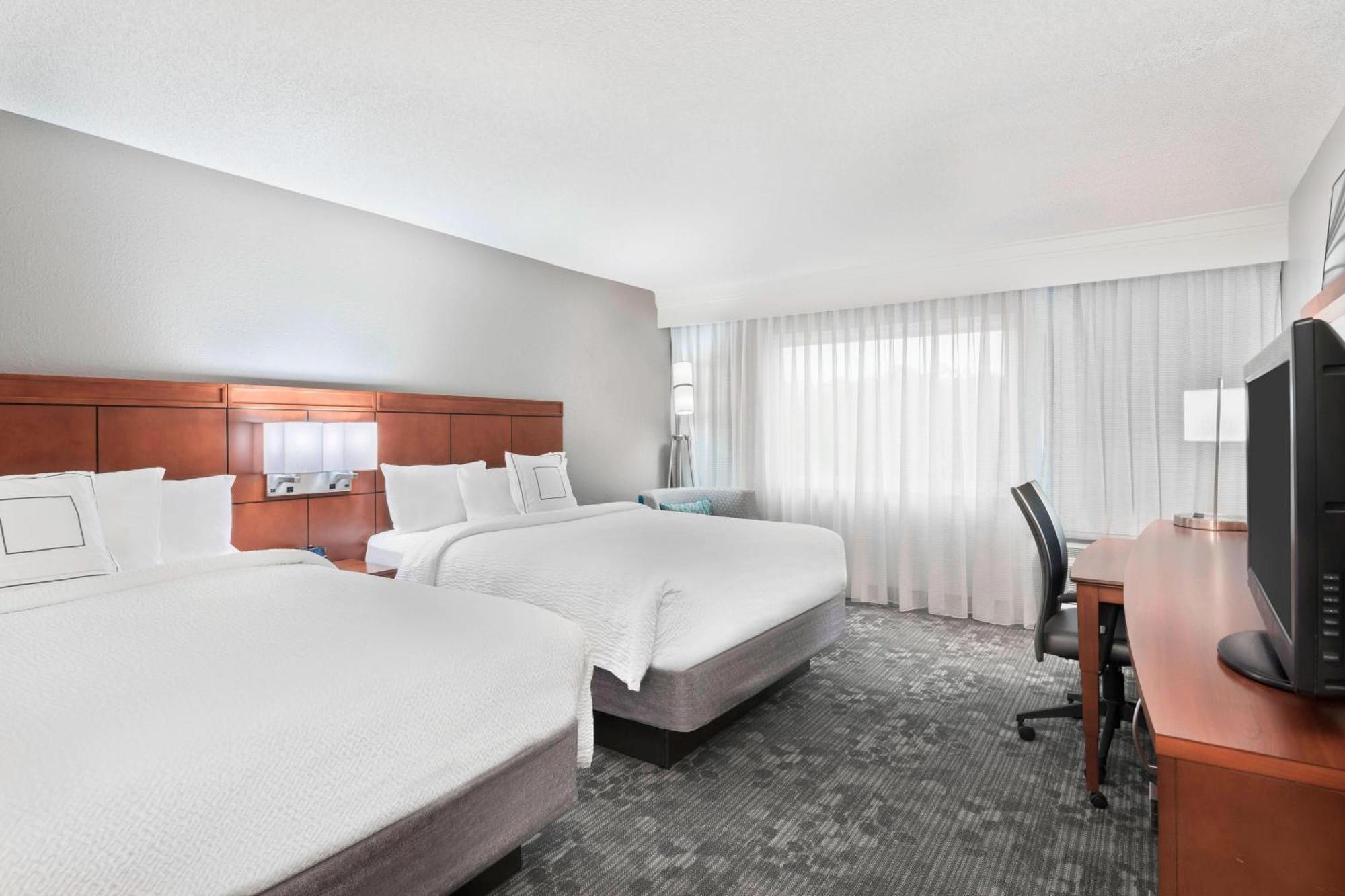 คอร์ตยาร์ด ซาราโซตา เบรเดนตัน แอร์พอร์ต Hotel ภายนอก รูปภาพ